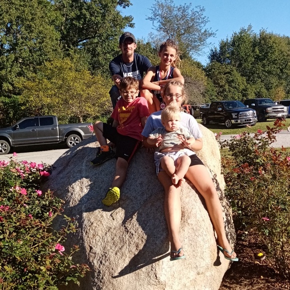 Meet your Posher, Beth Ann - Picture 2 of 3